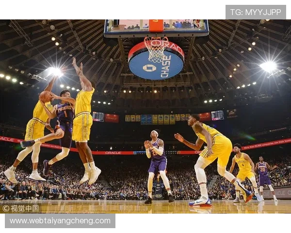 太阳队的主场体育馆:详解菲尼克斯太阳队主场体育馆的建筑特色与观赛体验 太阳队的主场体育馆:详解菲尼克斯太阳队主场体育馆的建筑特色与观赛体验